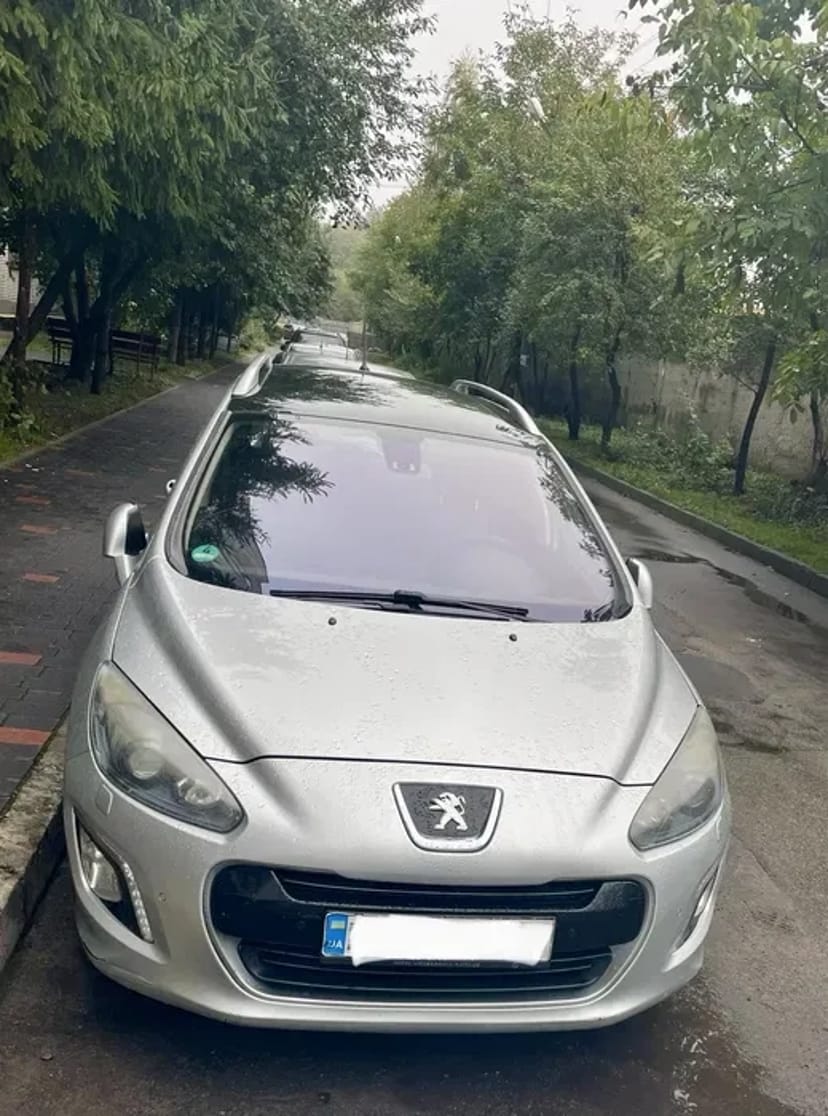 Авто Пежо 308 з роботизованою АКП
