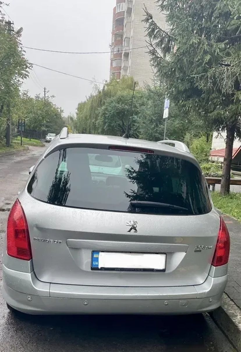 Авто Пежо 308 з роботизованою АКП