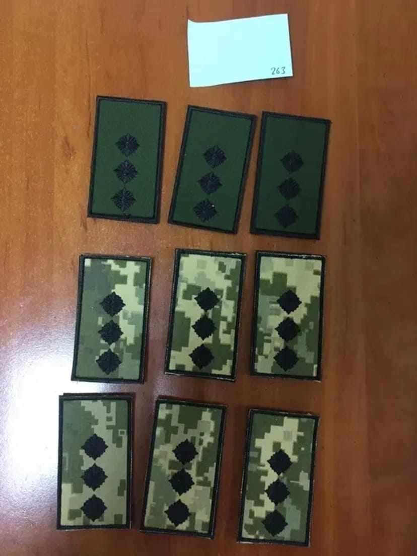 Шеврони в наявності з липучкою, вишивка, прапори