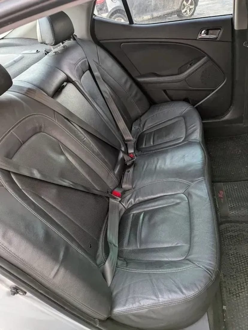 Автомобіль Кіа К5, категорія комфорт, коробка автомат