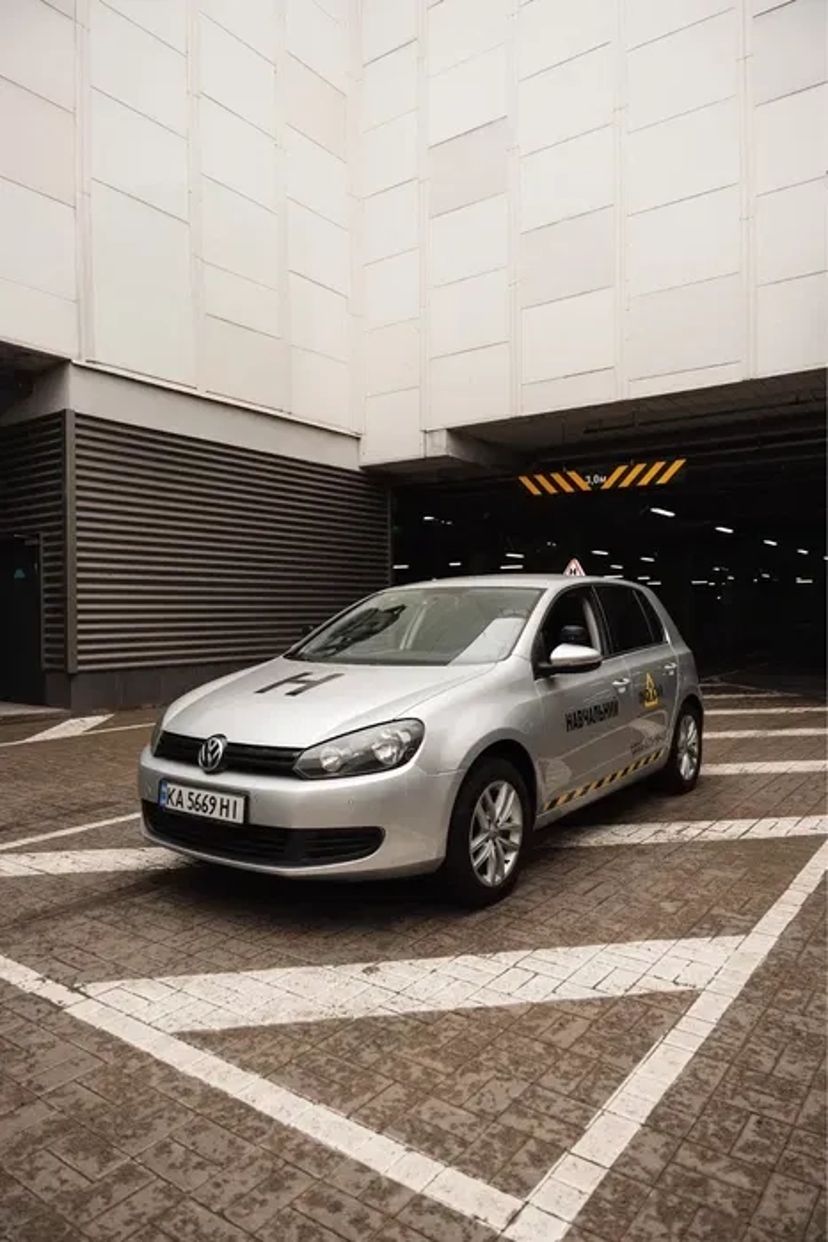 Професійні Уроки Водіння від Автоінструктора. Підготовка до Іспитів та Впевненість на Дорозі!