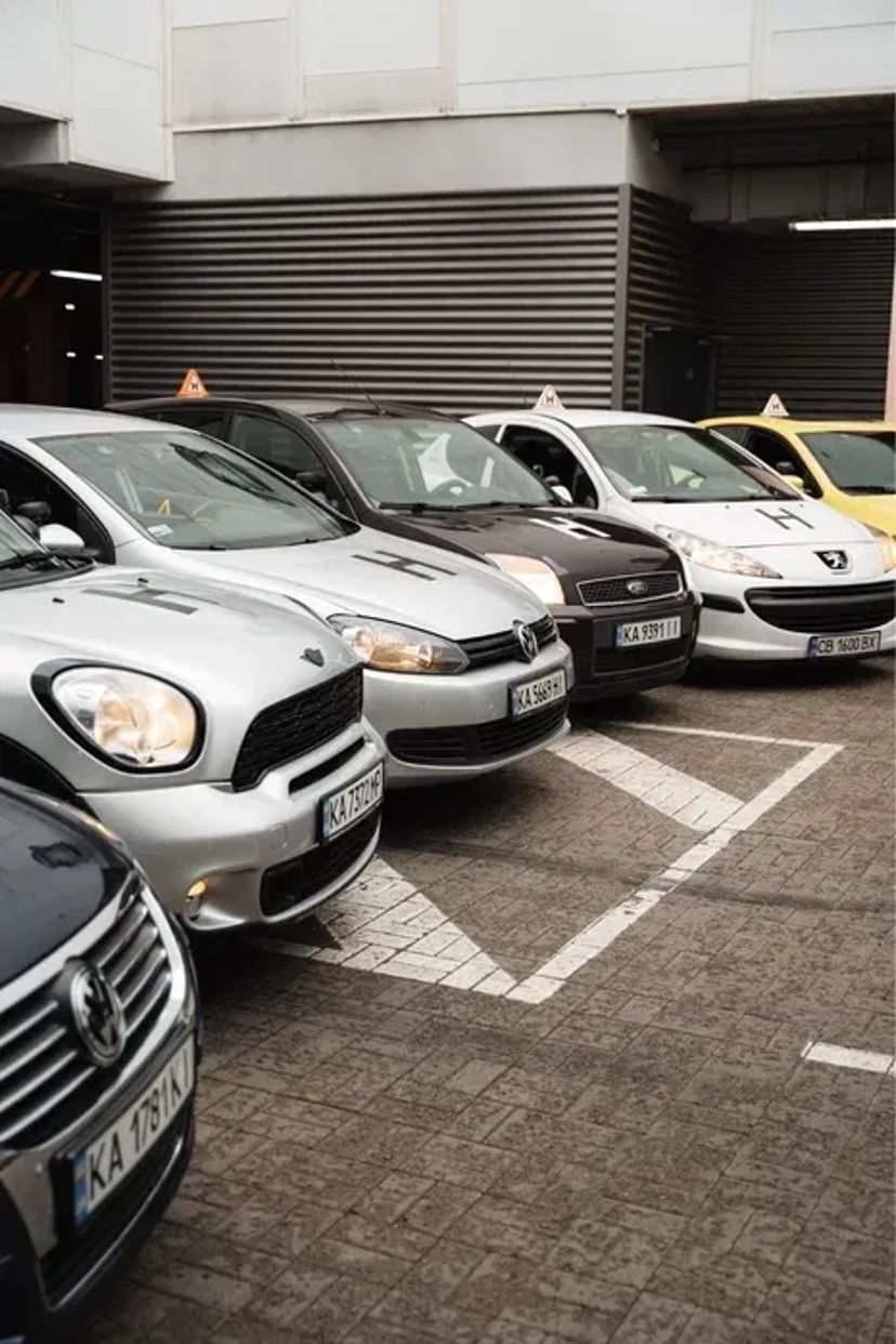 Професійні Уроки Водіння від Автоінструктора. Підготовка до Іспитів та Впевненість на Дорозі!