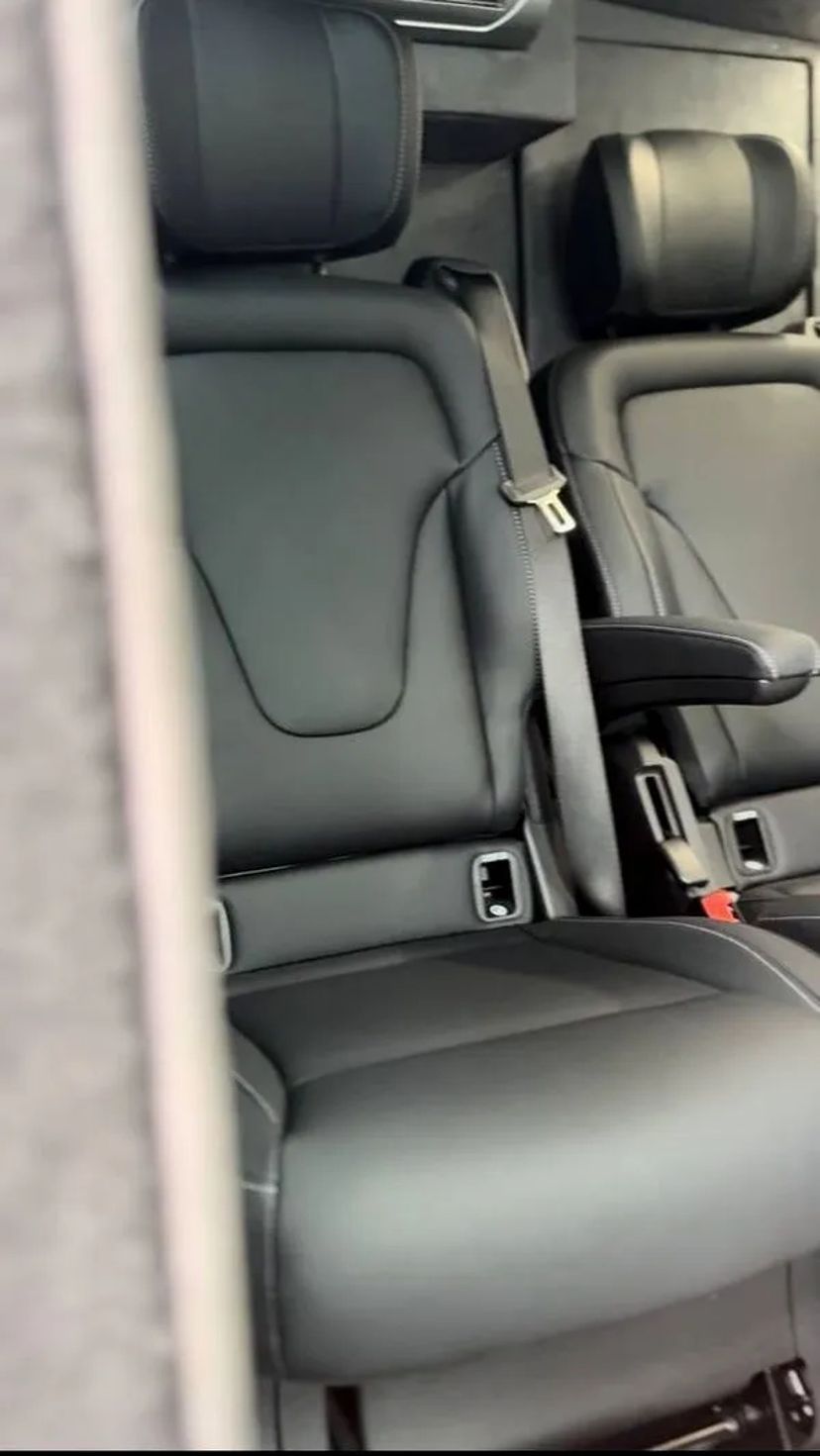 412 Броньований мікроавтобус Volkswagen Transporter T6 B6 без водія