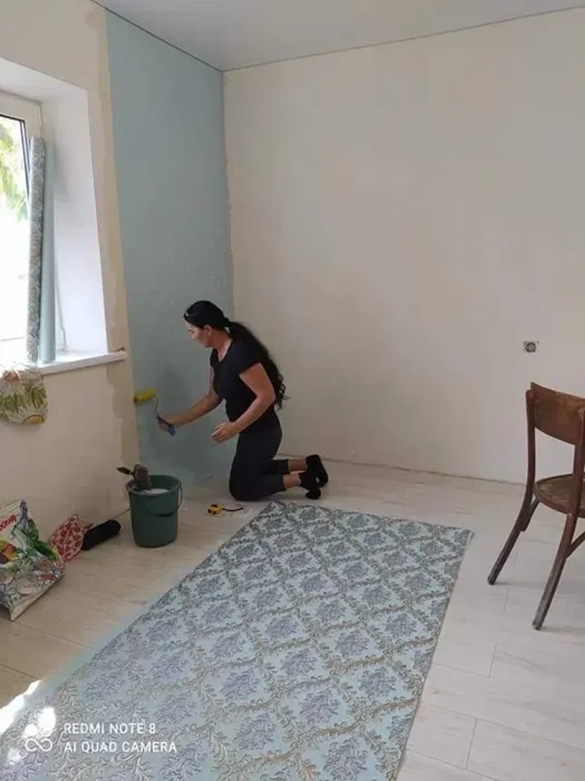 Поклейка шпалер, покраска потолків. Стаж роботи більше 25років - від 120-150 грн/м²