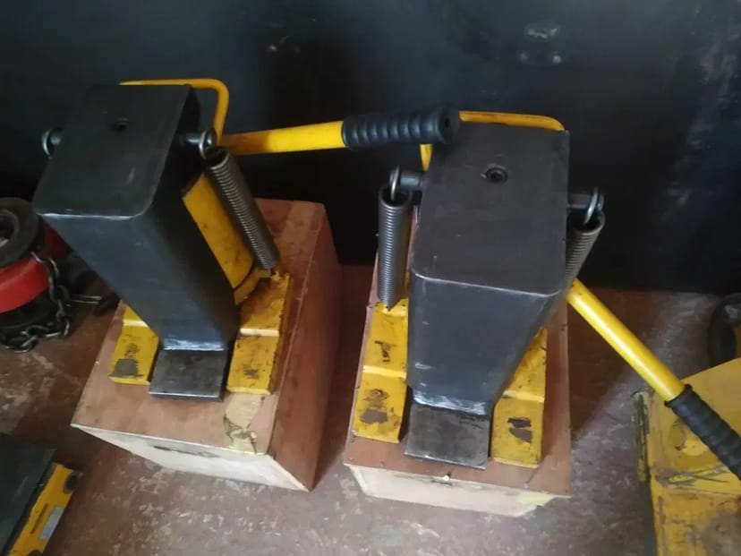 Такелажні ролики катки візки домкрати