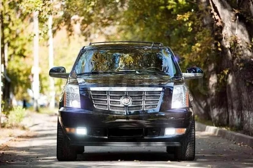 246 Позашляховик на весілля Cadillac Escalade чорний