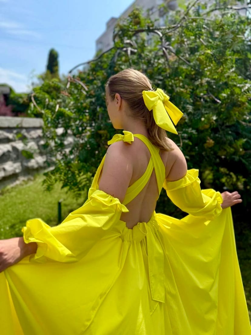 Жовта сукня з шлейфом для фотосесії С-Л