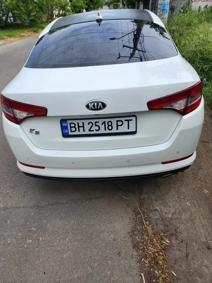 Автомобілі різних моделей та бюджетів