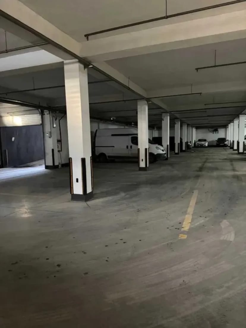 Паркомісця у підземному паркінгу ТК «Тритон»