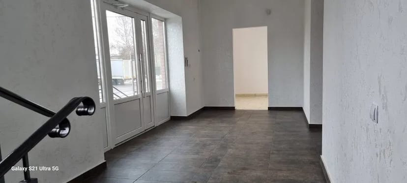 Комерційні приміщення на першому та другому поверхах у м. Володимир
