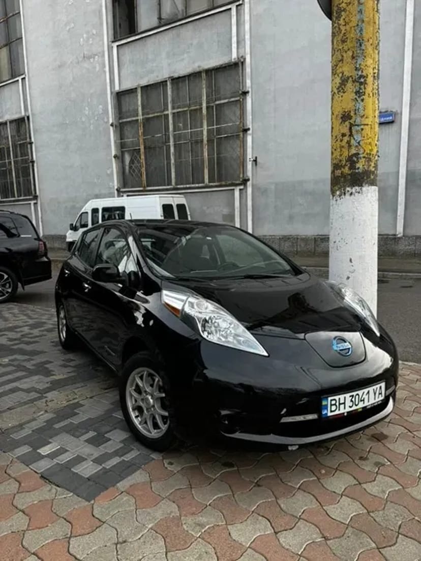 Авто Nissan Leaf