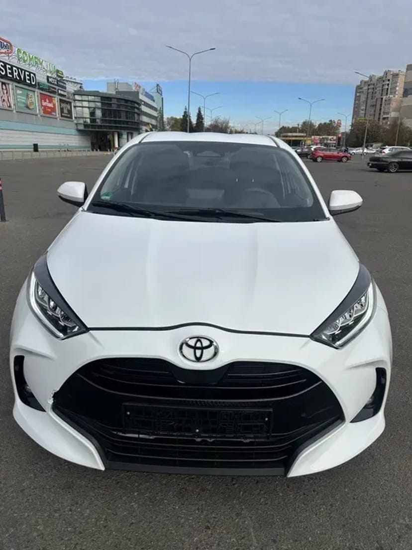 авто ,Тойота Ярис гібрид ,нова машина 2024 р.
