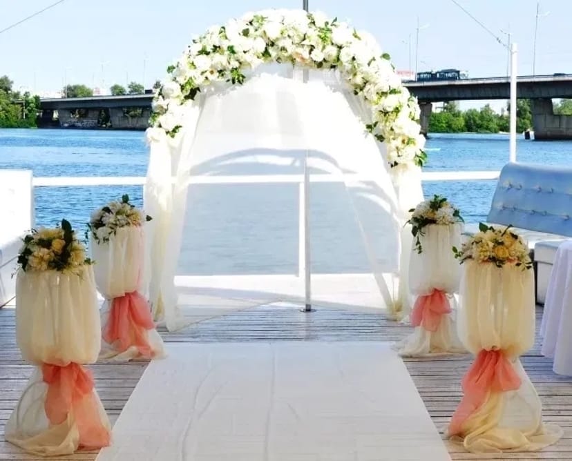 Весільна арка на весілля декорація оформлення залу