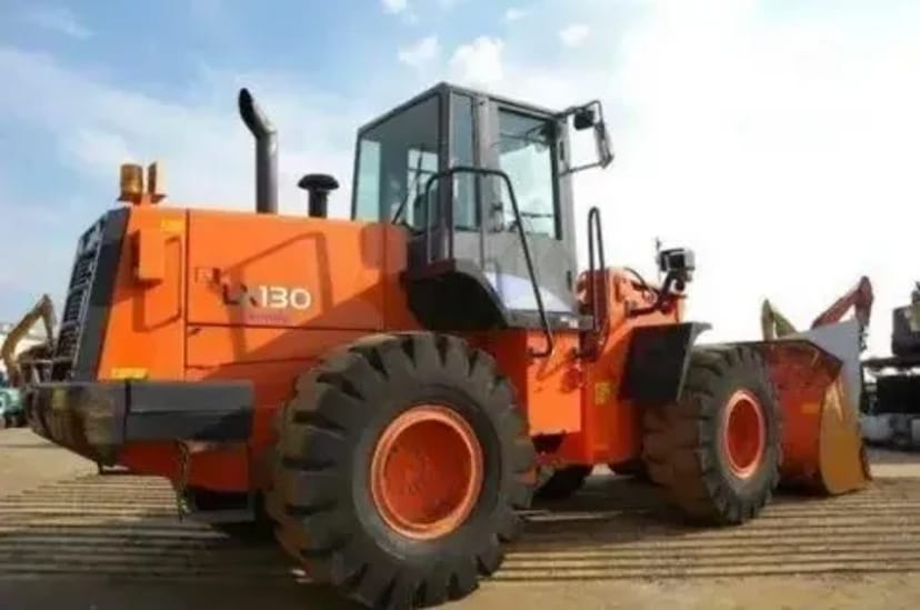 Навантажувач Hitachi