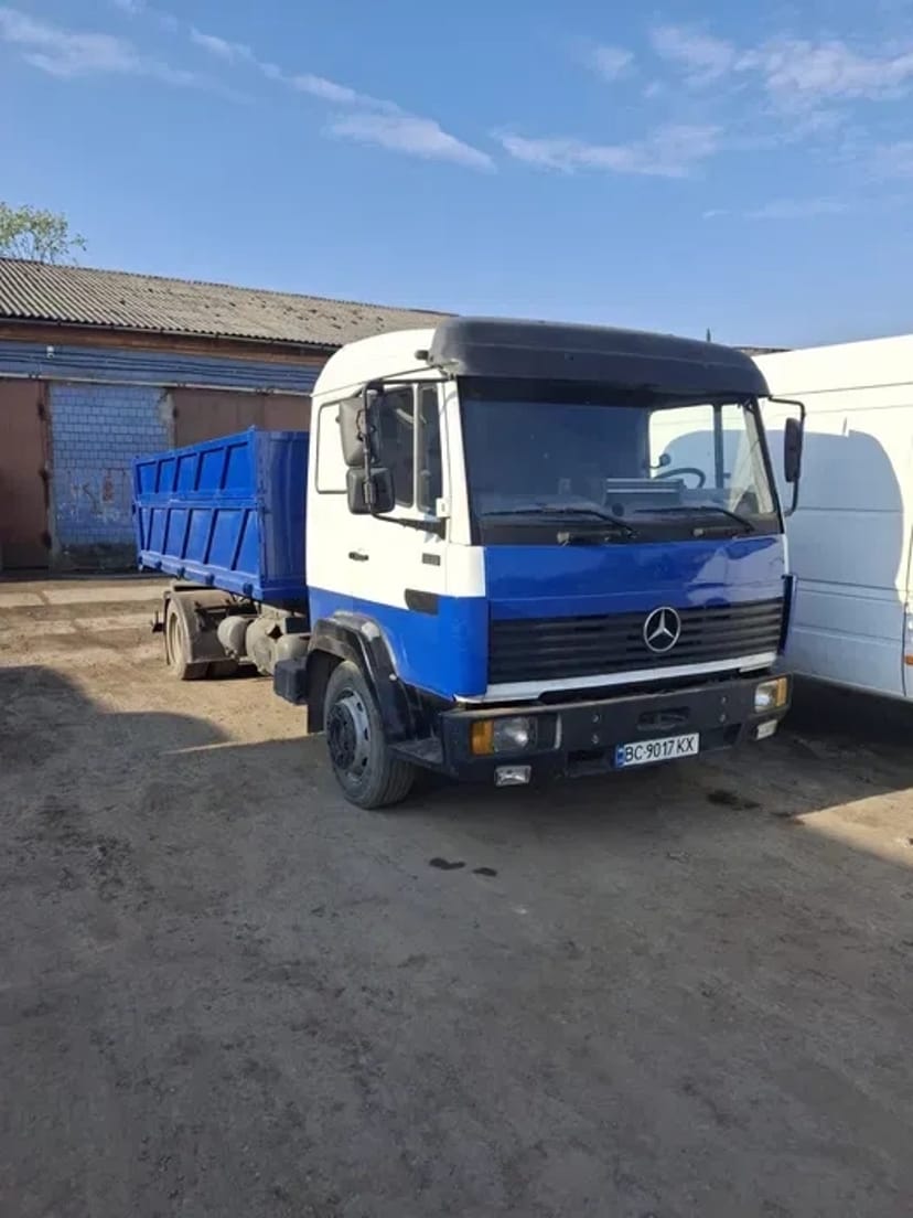 Доставляємо: Щебінь, пісок, земля, дрова, вивіз сміття.