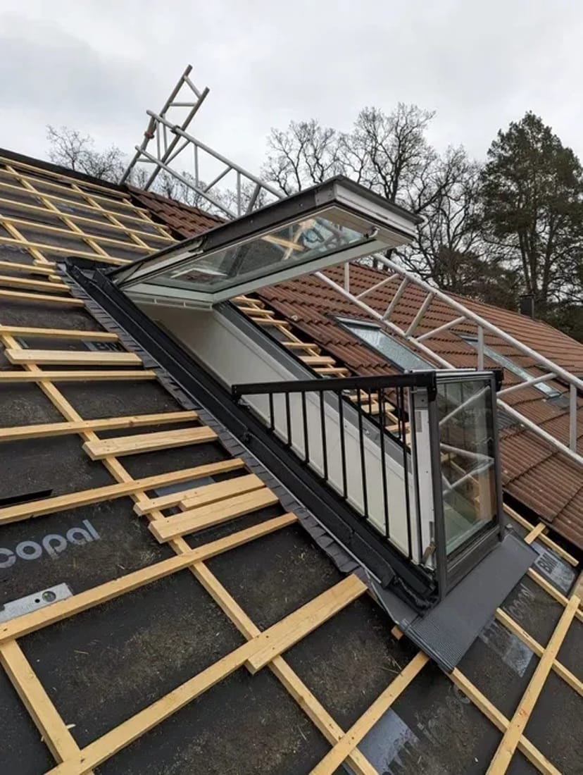 Монтаж мансардних вікон FAKRO, Roto, Velux. Дах, покрівля. Ціна від 4900