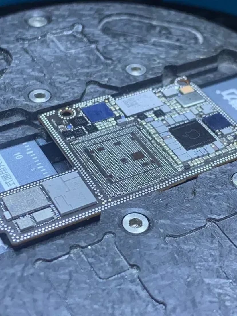 Професійний ремонт телефонів iphone X / Xs/ Xr / 11 / 12 / 13 / 14 15