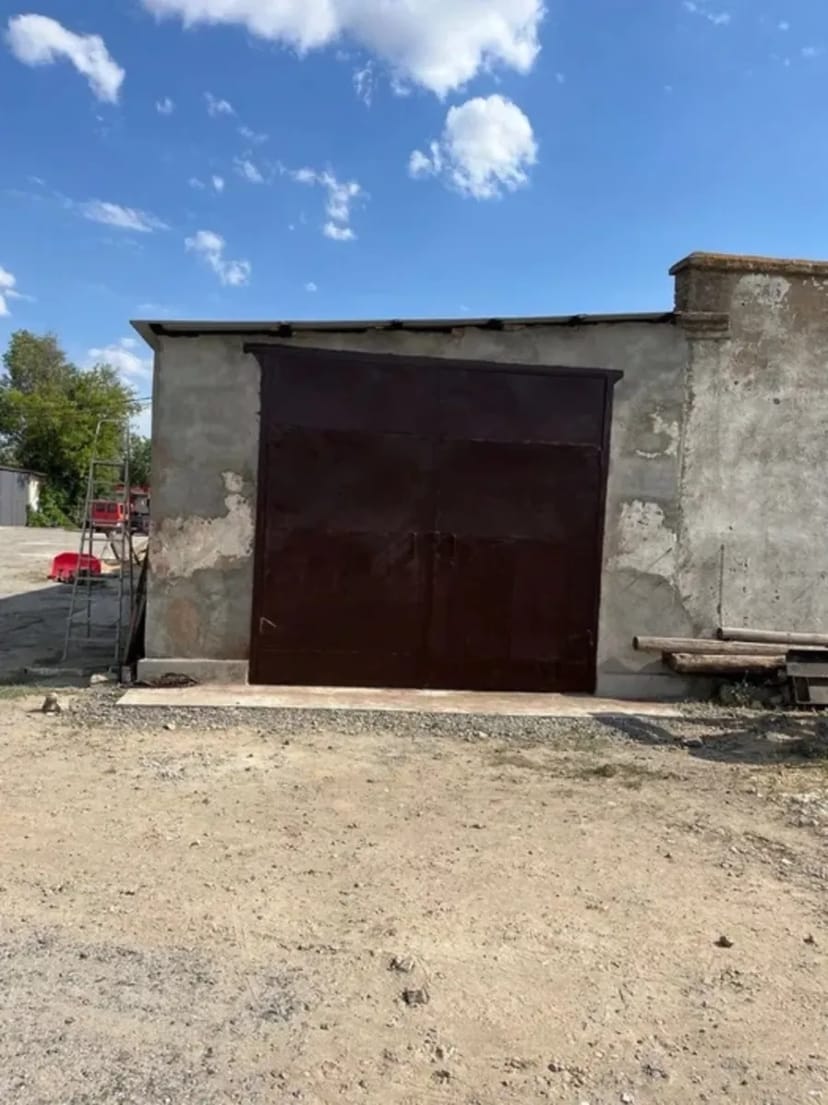 Приміщення 100 м² на території під охороною