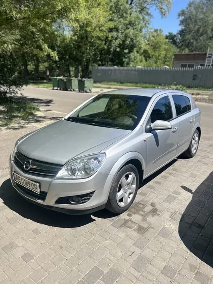 Автомобіль Опель Астра Н