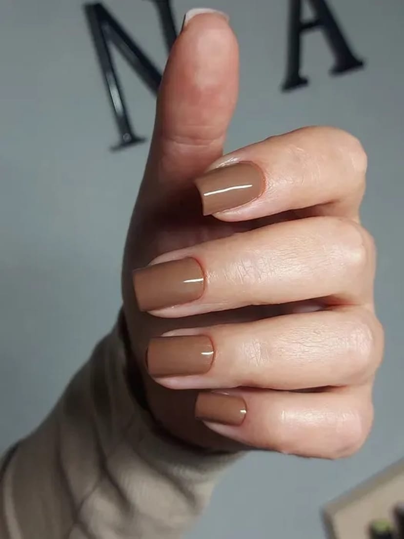 Манікюр та Педикюр "Під Ключ": Стерильність, Якість, Дизайн. Краса Ваших Нігтів!