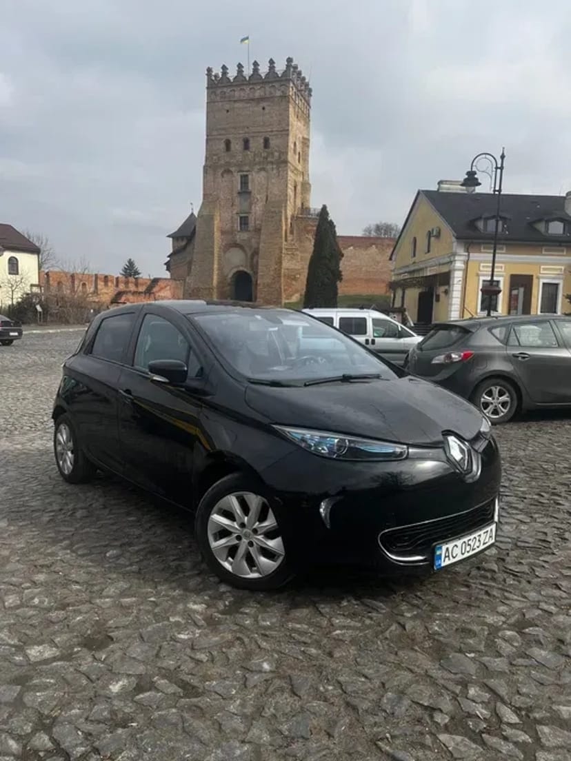Renault zoe з правом викупу під виплату електромобіль
