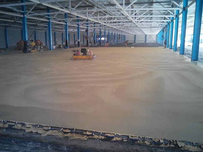 Надійні Промислові Підлоги та Бетонна Стяжка: Робота з Гарантією Якості та Дотриманням Термінів!