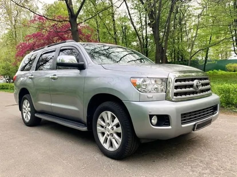 237 Позашляховик на весілля Toyota Sequoia срібляста