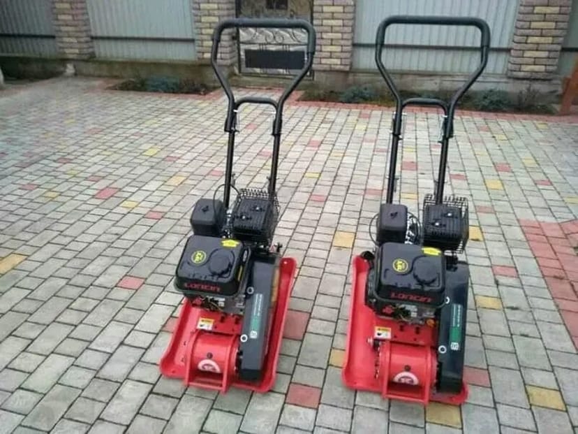 Віброплит та інші інструменти