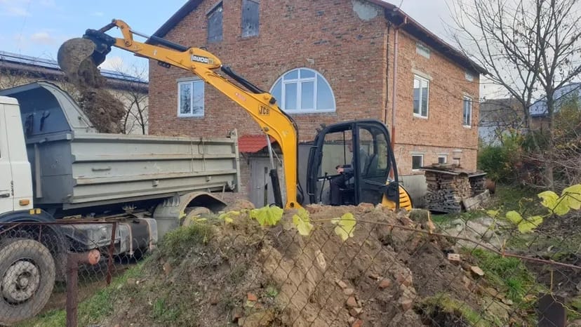 Послуги екскаватора 5.5 тонн Гусеничний