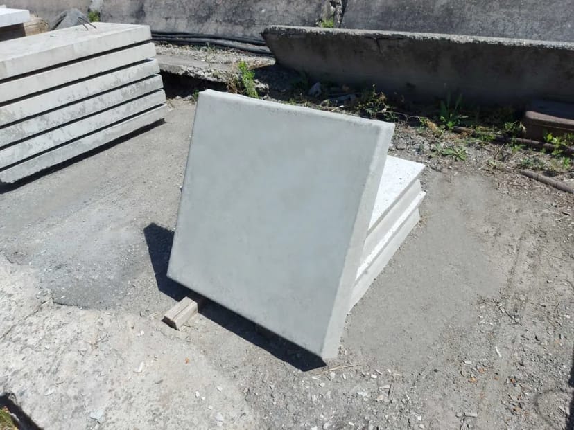 Тротуарна плитка армована 600х600х60 мм для покриття садових, паркових і пішохідних доріжок