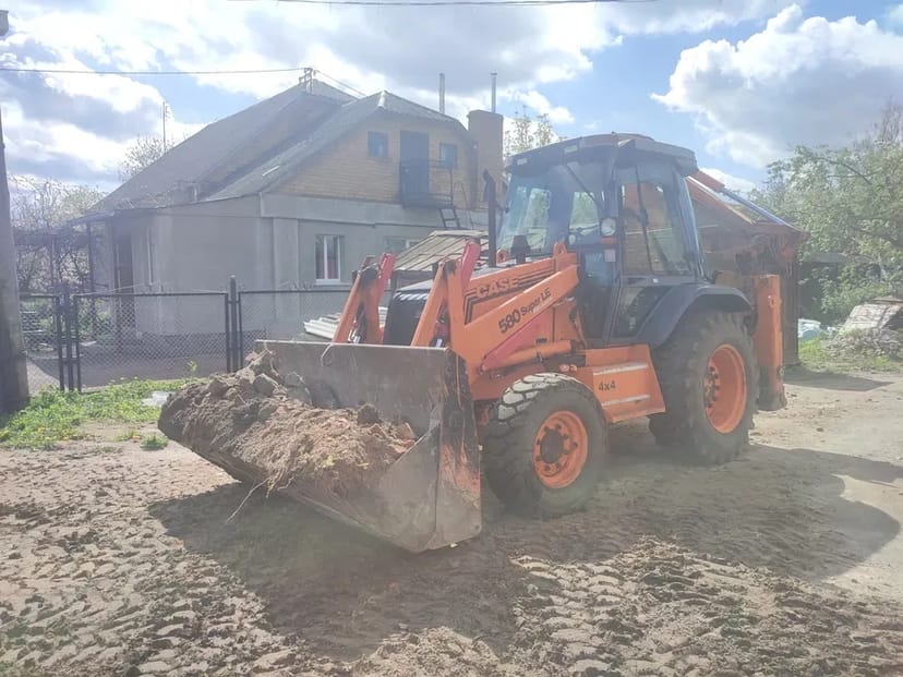 Екскаватор-навантажувач