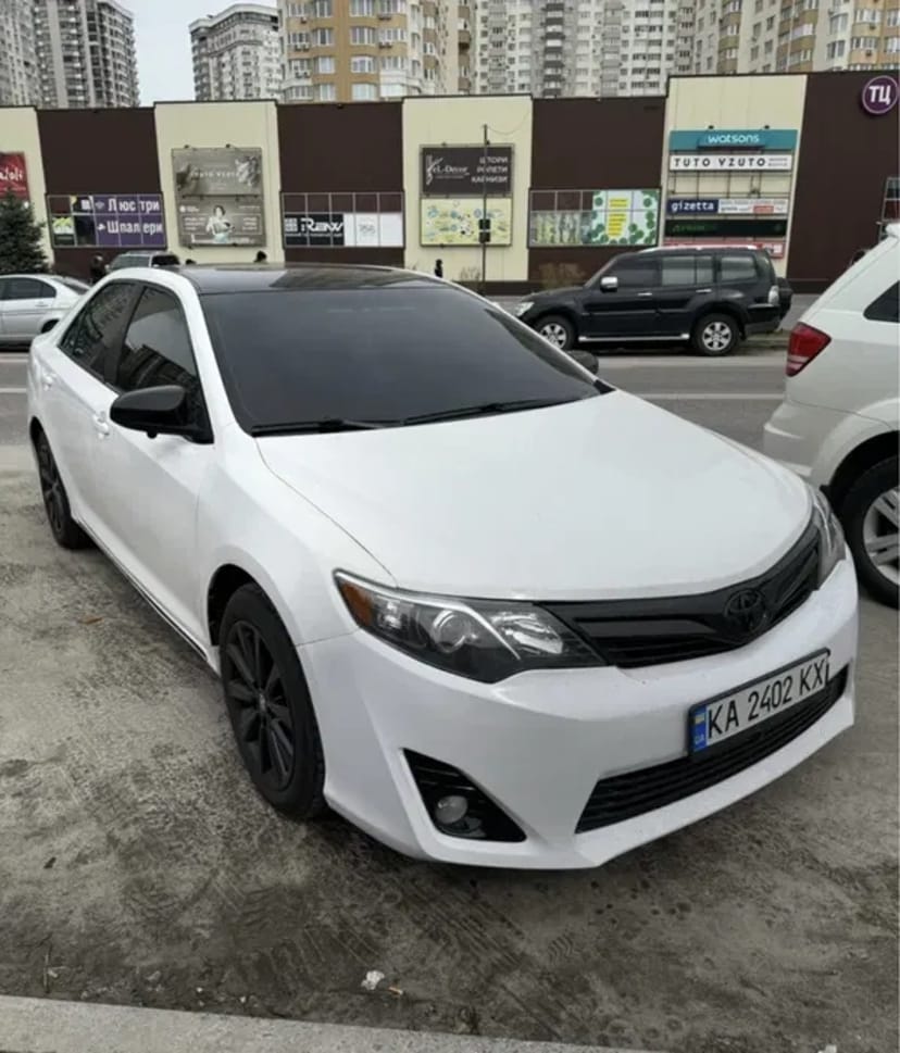 Авто Toyota Camry гібрид, 