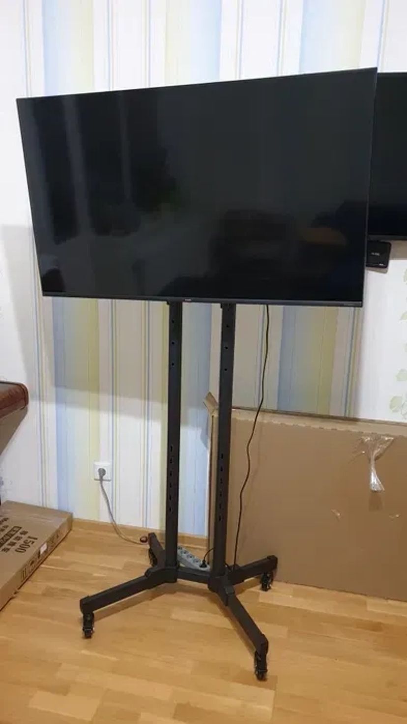 Презентаційна стійка для плазм ЖК/ТВ для для виставок, показів та заходів