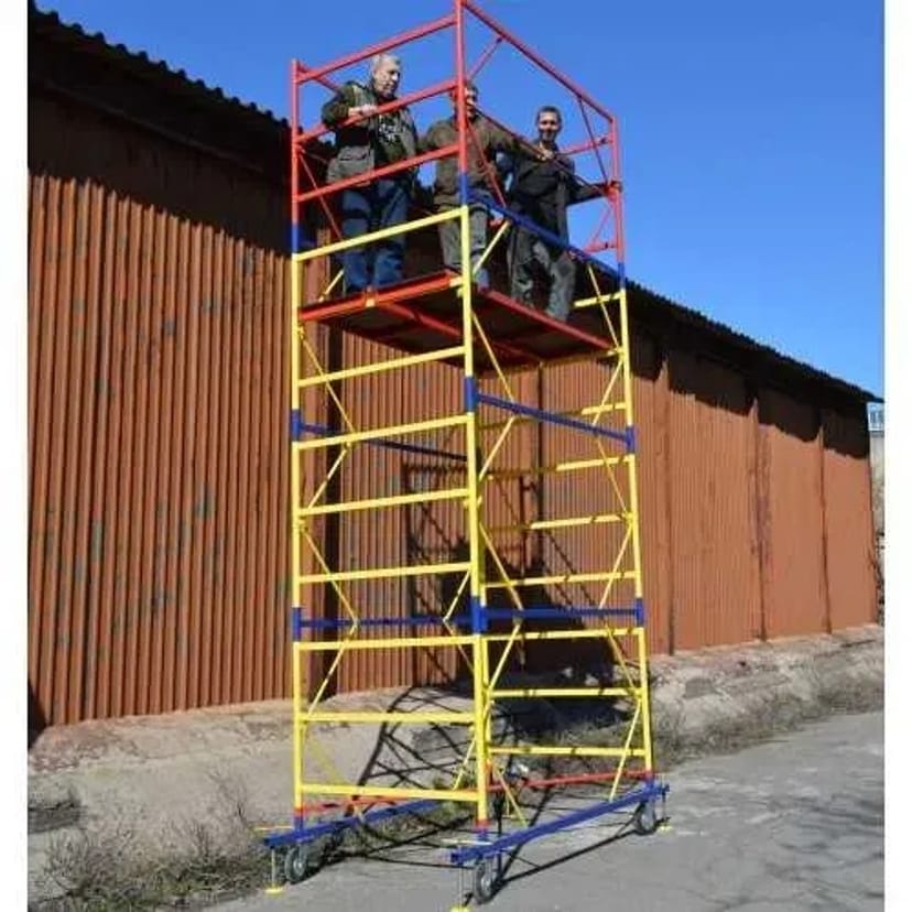 Зручна вишка-тура для висотних робіт.