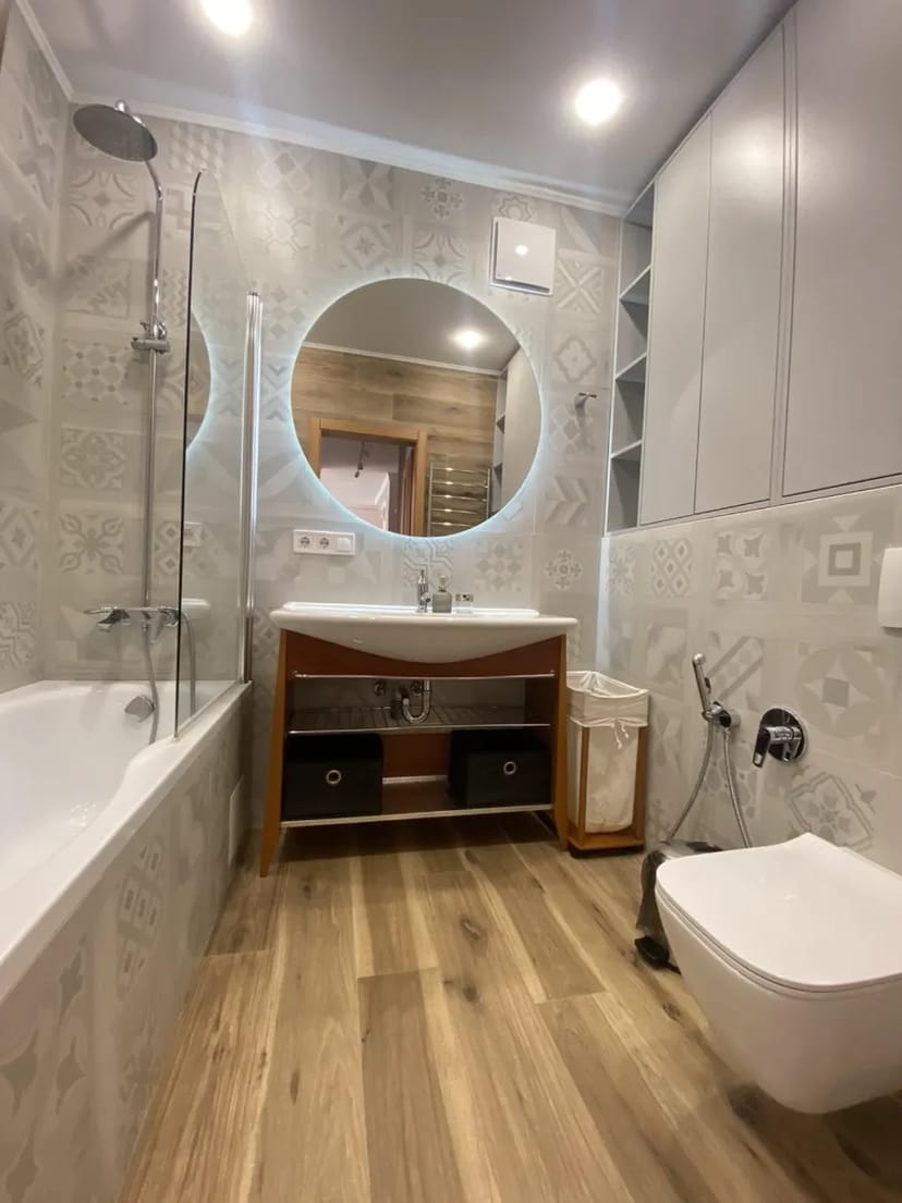 Великої двокімнатної квартири з кухнею студією ЖК Галактика