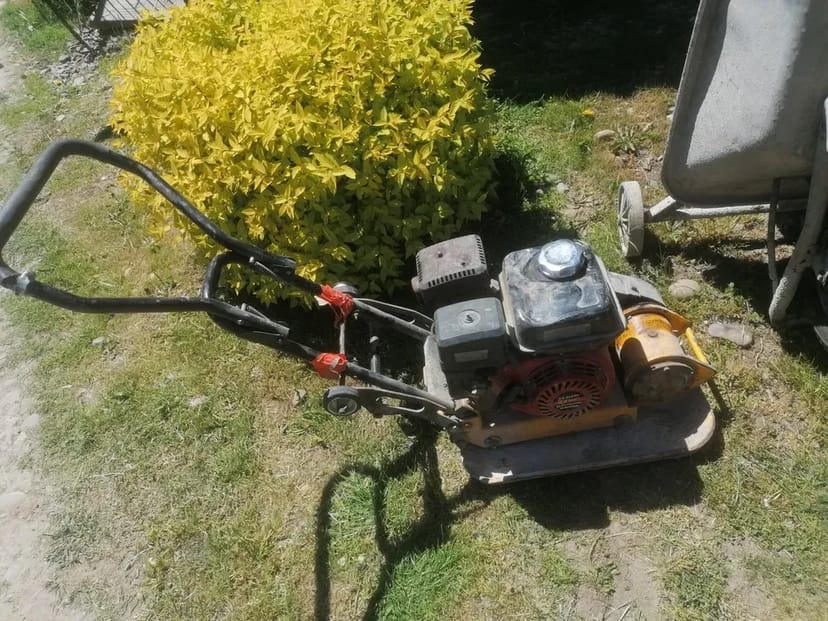 Віброплита трамбовка