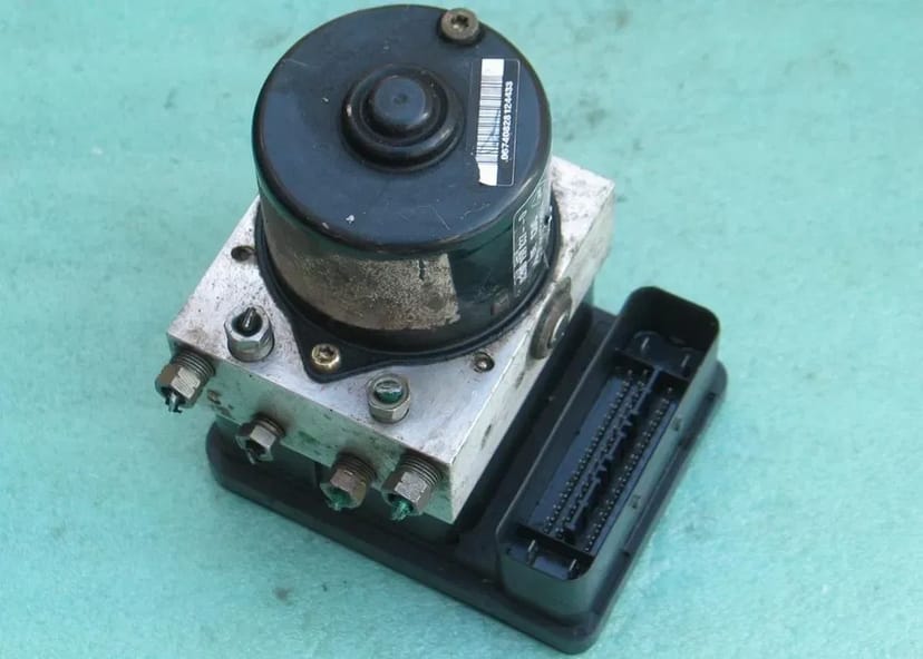 Ремонт ABS блока — діагностика, відновлення та гарантія якості