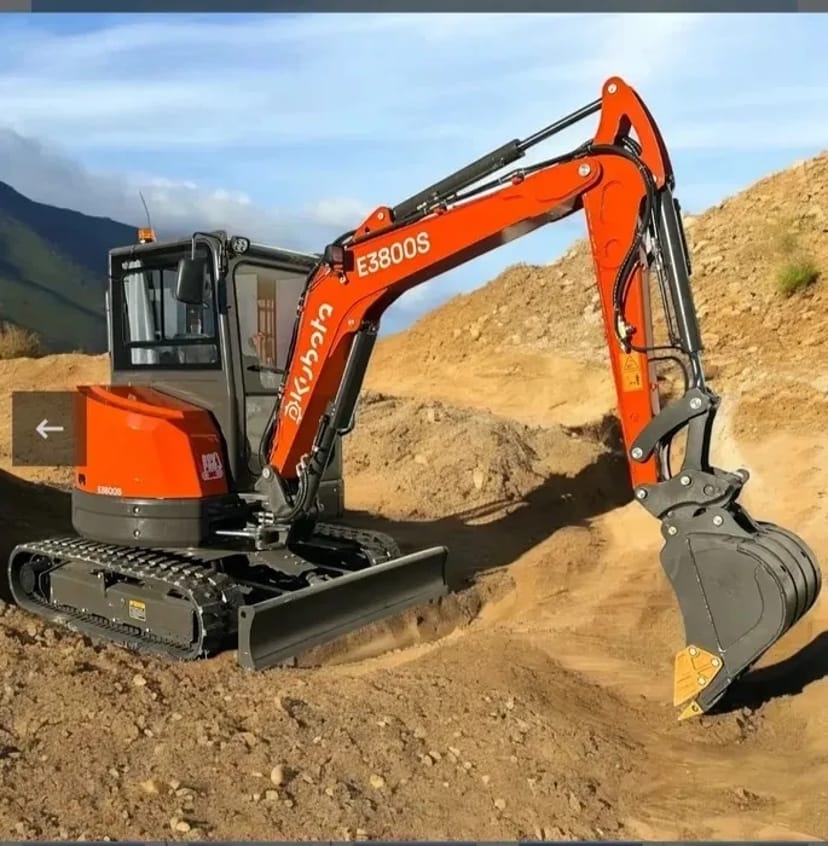 Міні-екскаватор Kubota E3800S для копання та земляних робіт