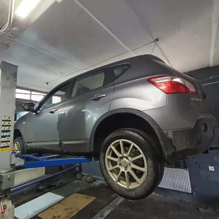 СТО. Автомайстерня. Послуги з ремонту / обслуговування авто.