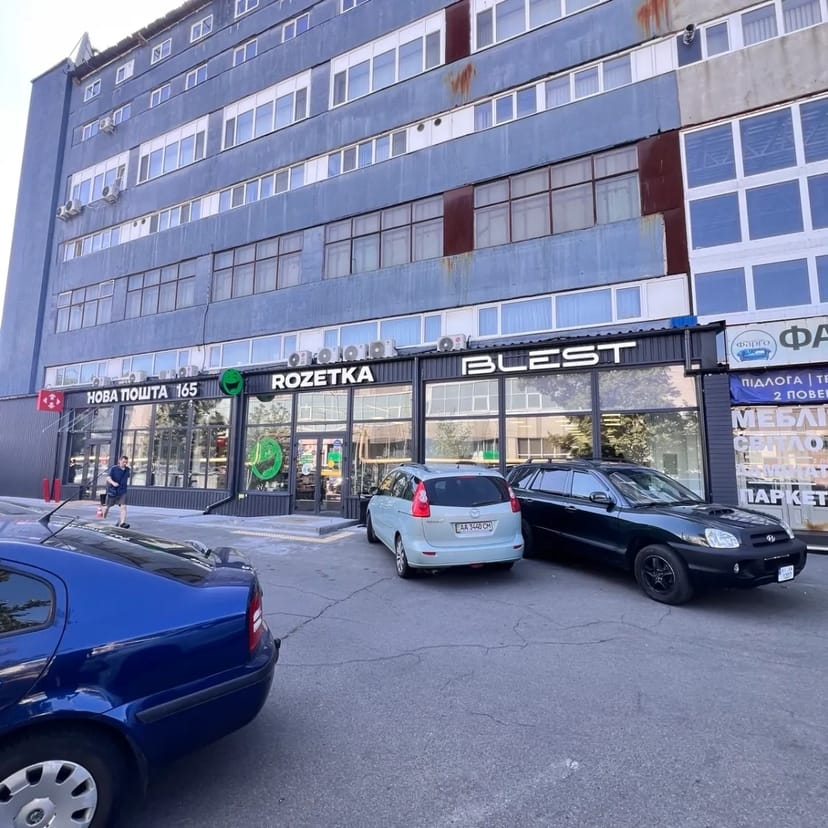 Фасадне приміщення 50м.кв під любий бізнес з розширеними канікулами від Власника