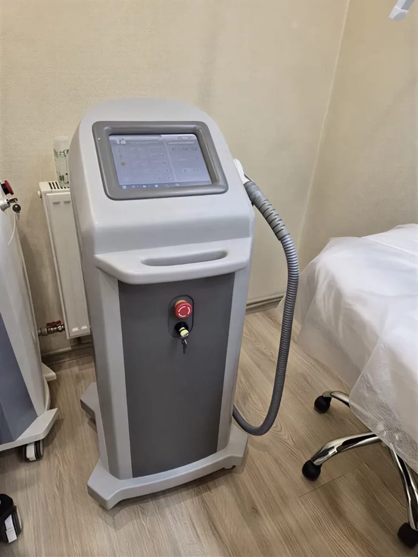 Лазер діодний трихвильовий для епіляції