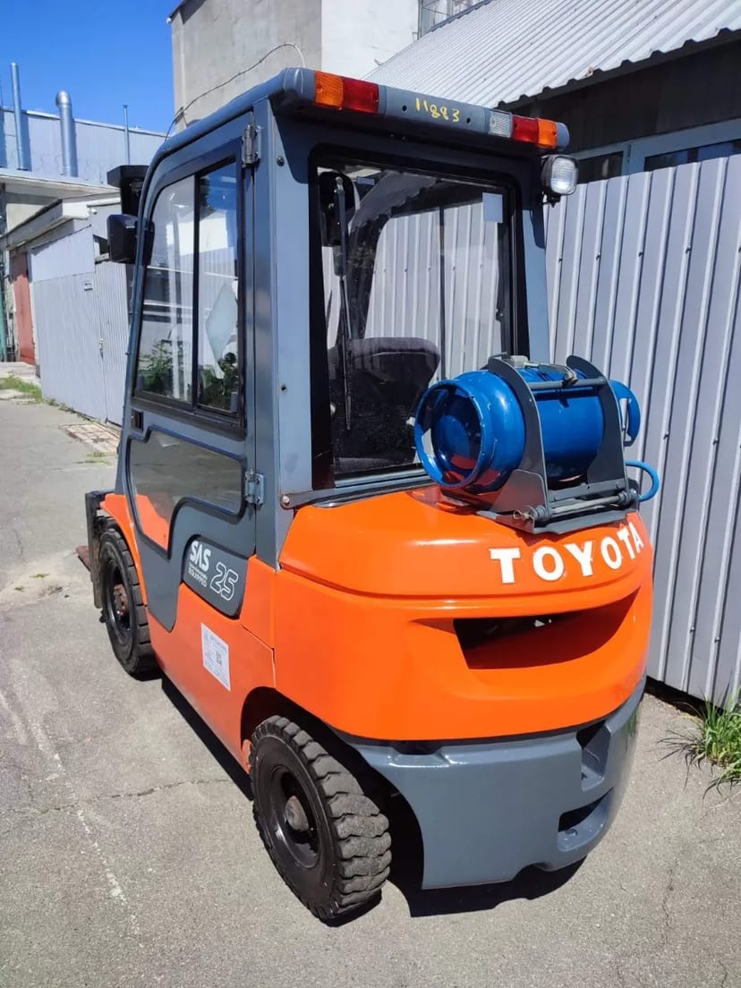 Навантажувач TOYOTA 7FGF25