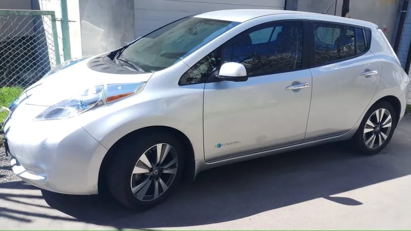 Nissan Leaf електромобіль