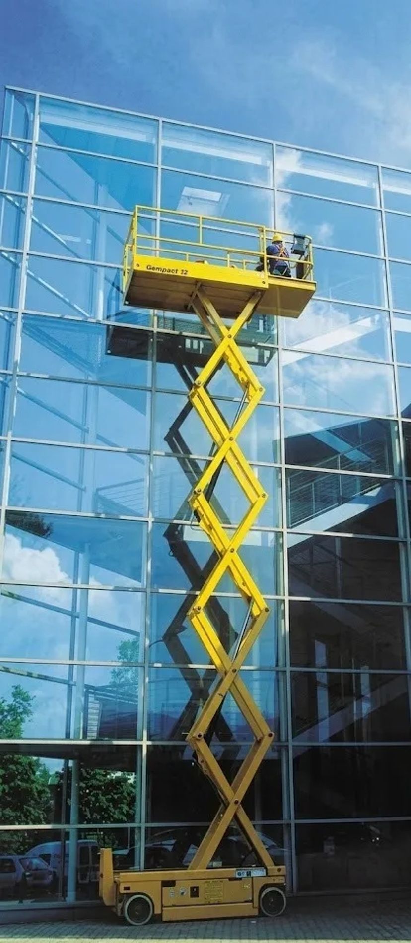 Підйомник ножичний акумуляторний Compact 12