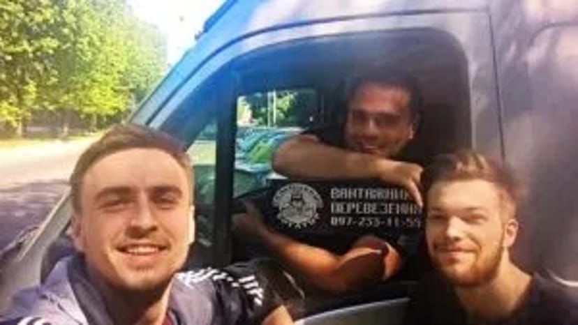 ВАНТАЖНИКИ, Вантажні Перевезення: Послуги вантажників .