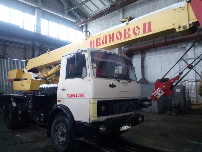 Послуги автокрану — Швидка подача та досвідчений кранівник