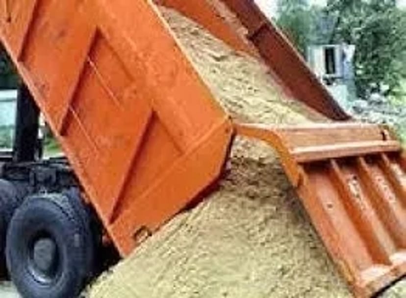 Вивіз сміття самоскидами ЗІЛ та КАМАЗ