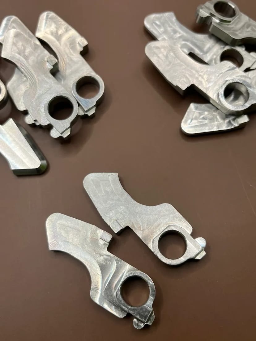 Фрезерування на ЧПК верстатах. Порізка дерева, пластику, алюмінію.