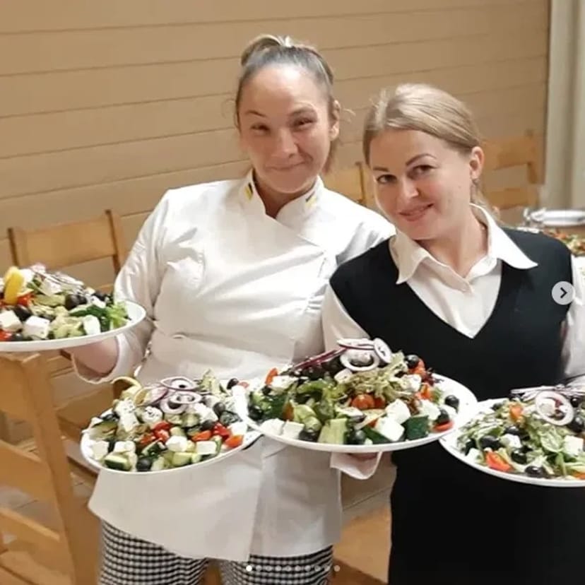 Послуги кухаря, офіціанта на ваше свято: 4000 грн(4 години) .Кейтеринг