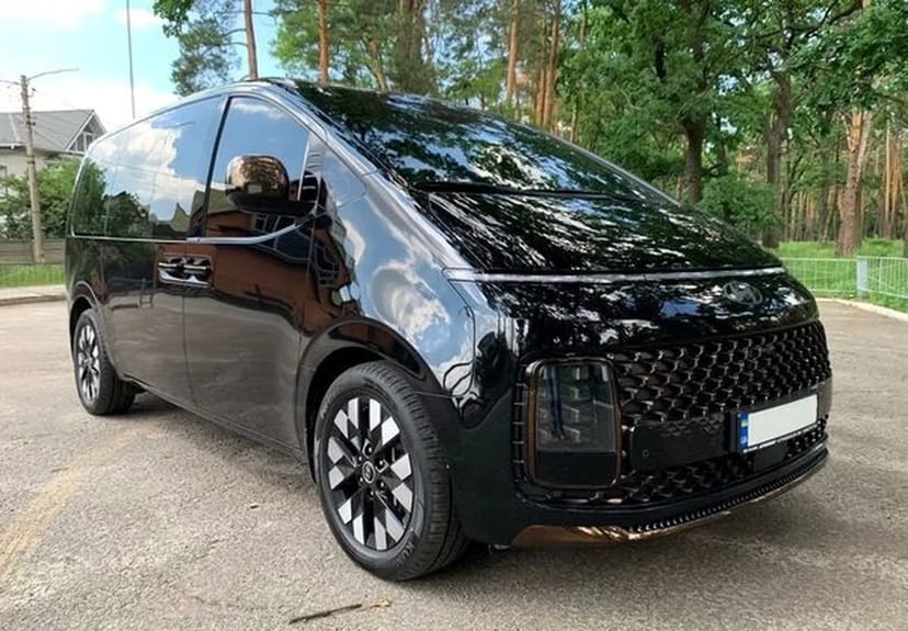053 Мікроавтобус новий Hyundai Staria без водія